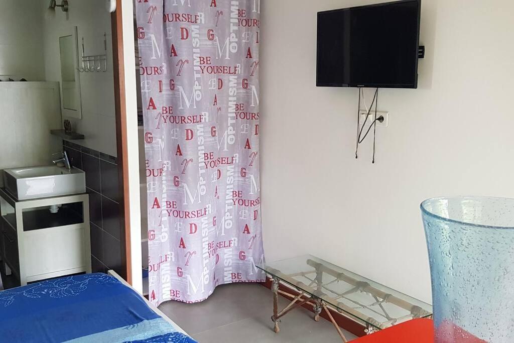 Studio Moderne Climatise Avec Jardin, Plage A Pied لو ديامانت المظهر الخارجي الصورة